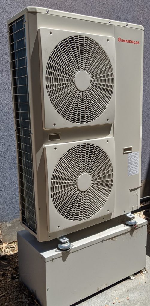 Hydrosol image of Immergas Audax 16 kW model 3.025562 hydronic heat pump installation