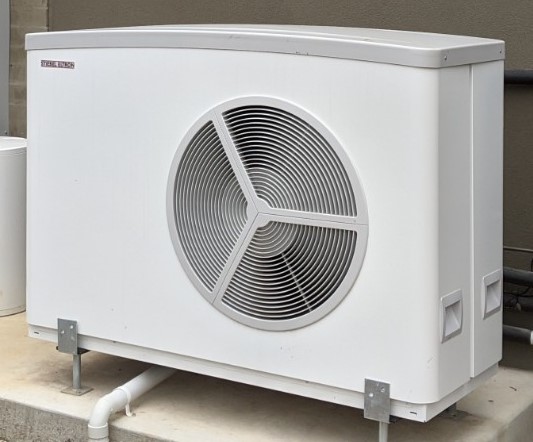 Hydrosol image of Stiebel Eltron 14kW model WPL25ACS hydronic heat pump installation