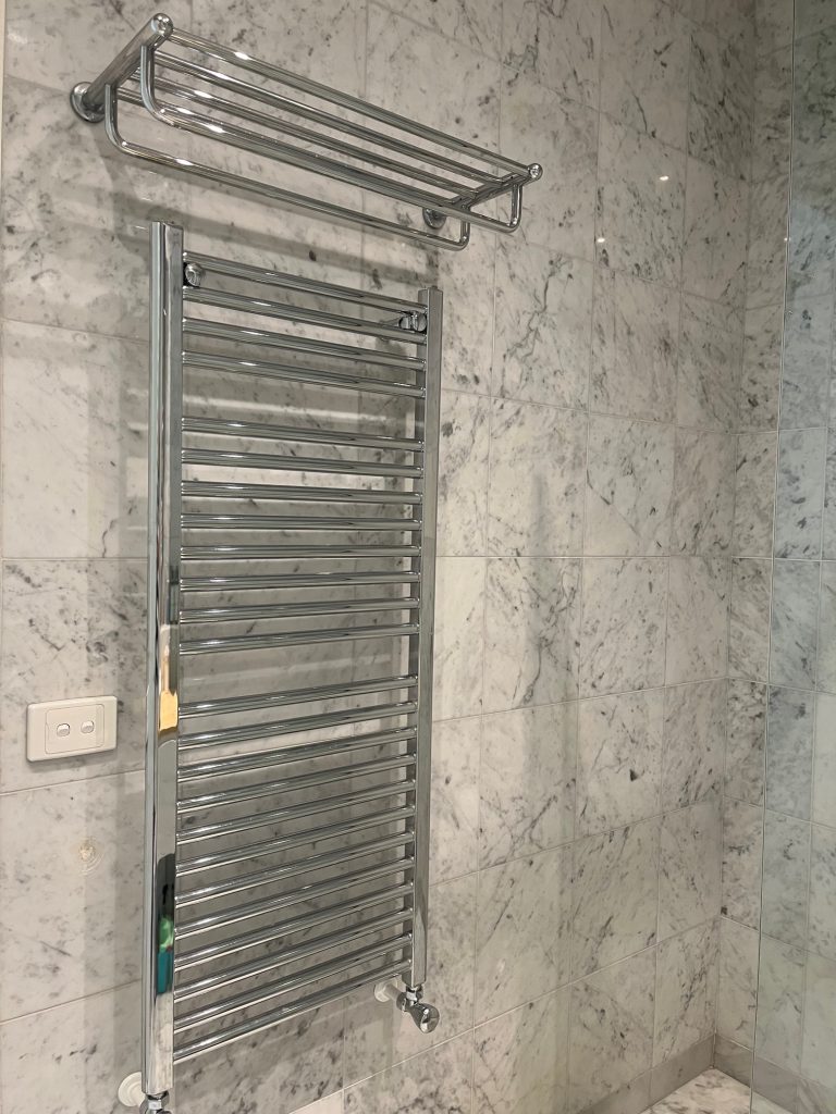 Hydrosol image of DeLonghi Richmond hydronic towel rail